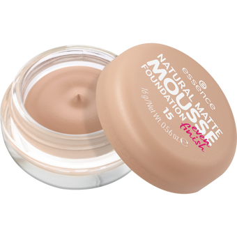 Essence - Natural Matte Mousse Found. 04