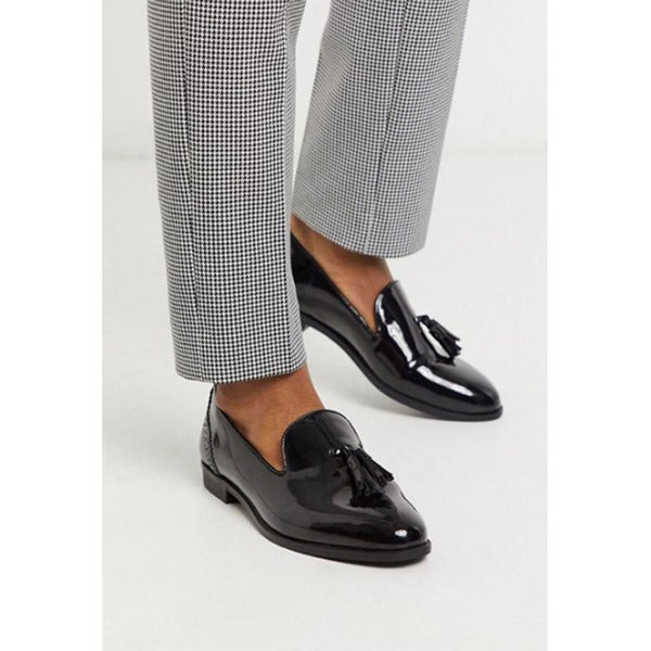 Asos Design- House Of Hounds Arrow Tassel Loafers In Black Patent