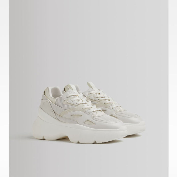 Bershka- Contrast XL sole trainers