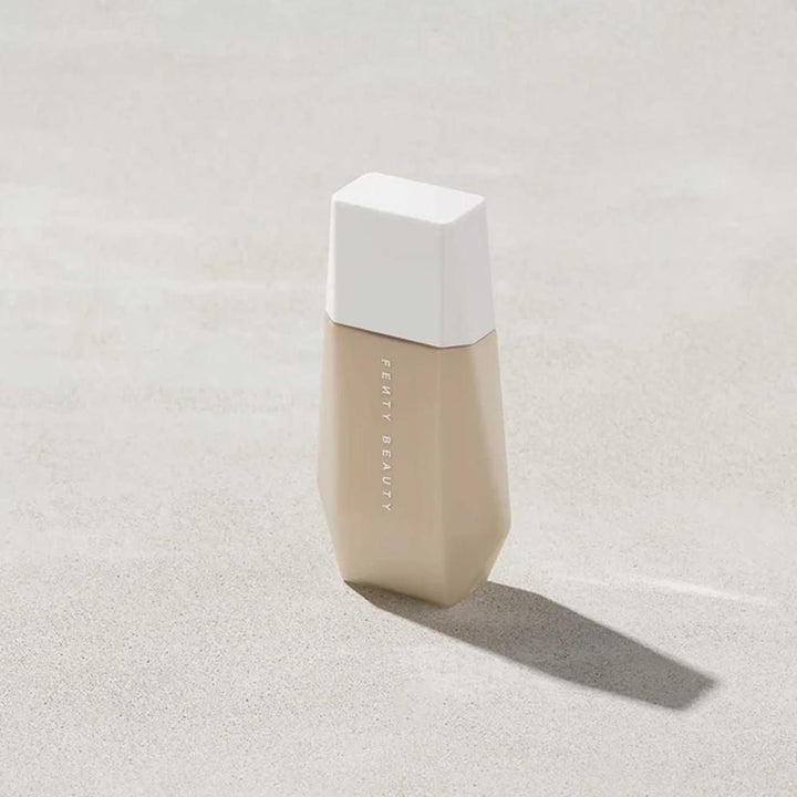 Fenty Beauty- Eaze Drop Blurring Skin Tint