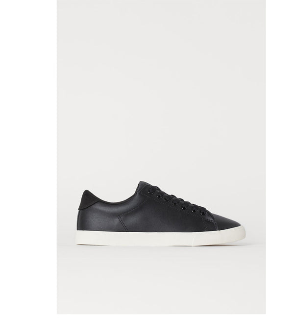 H&M- Black Sneakers