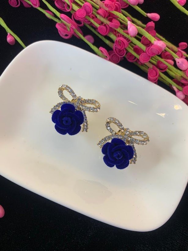 Garnet Lane- Rhinestone Bow And Flower Clipon Earings Blue